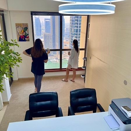 Auberge de jeunesse Berloga Capsule Jbr à Dubaï Extérieur photo