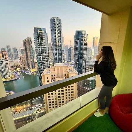 Auberge de jeunesse Berloga Capsule Jbr à Dubaï Extérieur photo