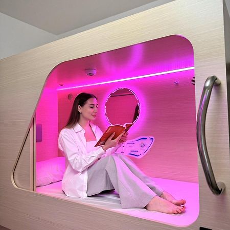 Auberge de jeunesse Berloga Capsule Jbr à Dubaï Extérieur photo