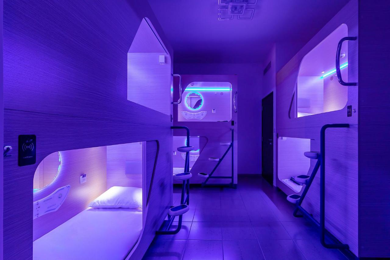 Auberge de jeunesse Berloga Capsule Jbr à Dubaï Extérieur photo