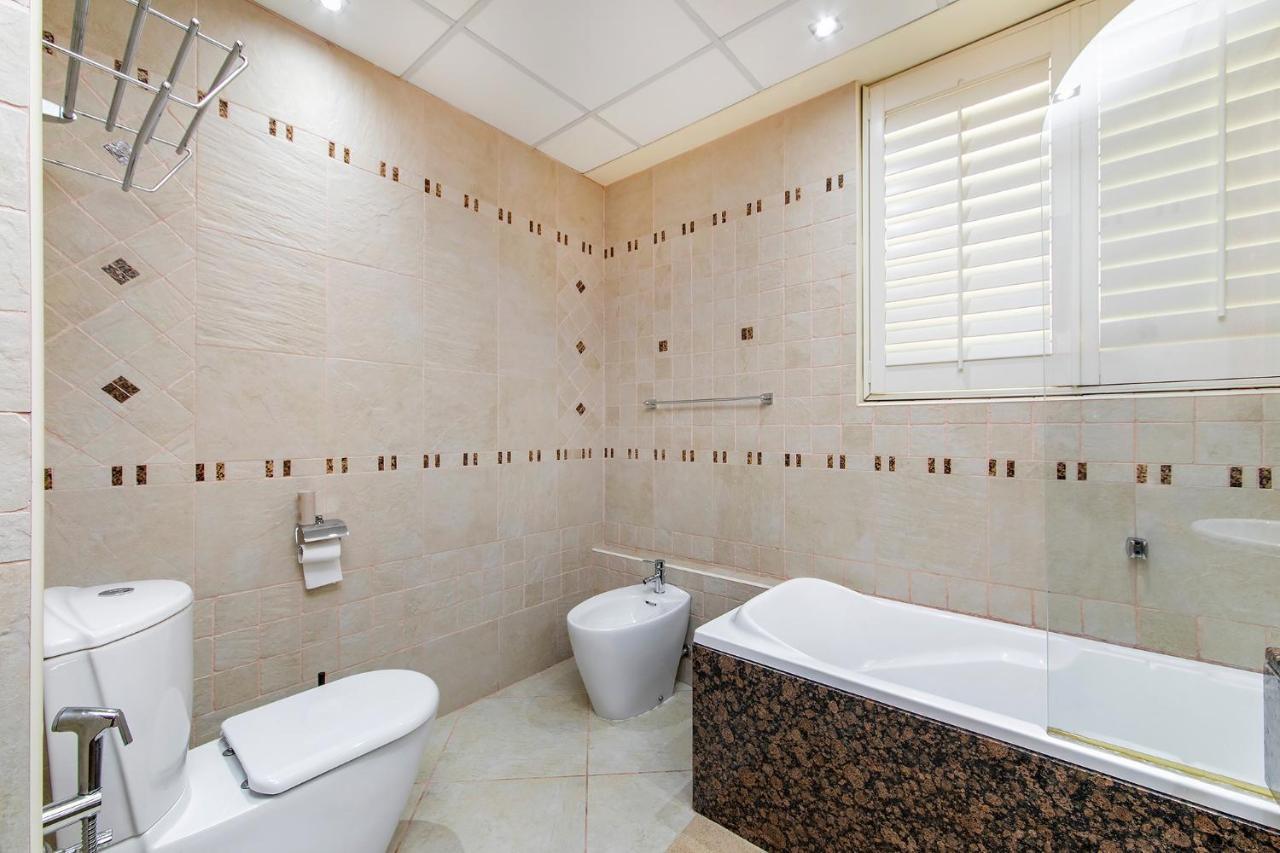 Auberge de jeunesse Berloga Capsule Jbr à Dubaï Extérieur photo