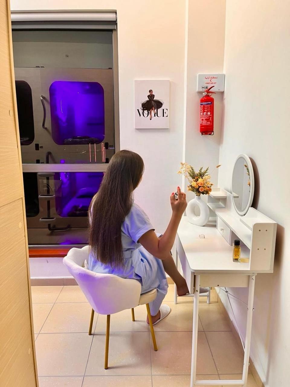 Auberge de jeunesse Berloga Capsule Jbr à Dubaï Extérieur photo